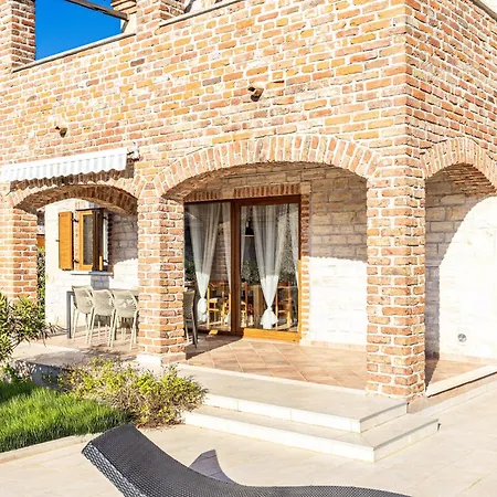 Sonne In Istria For 8 People - Pet Friendly With Private Pool Juršići